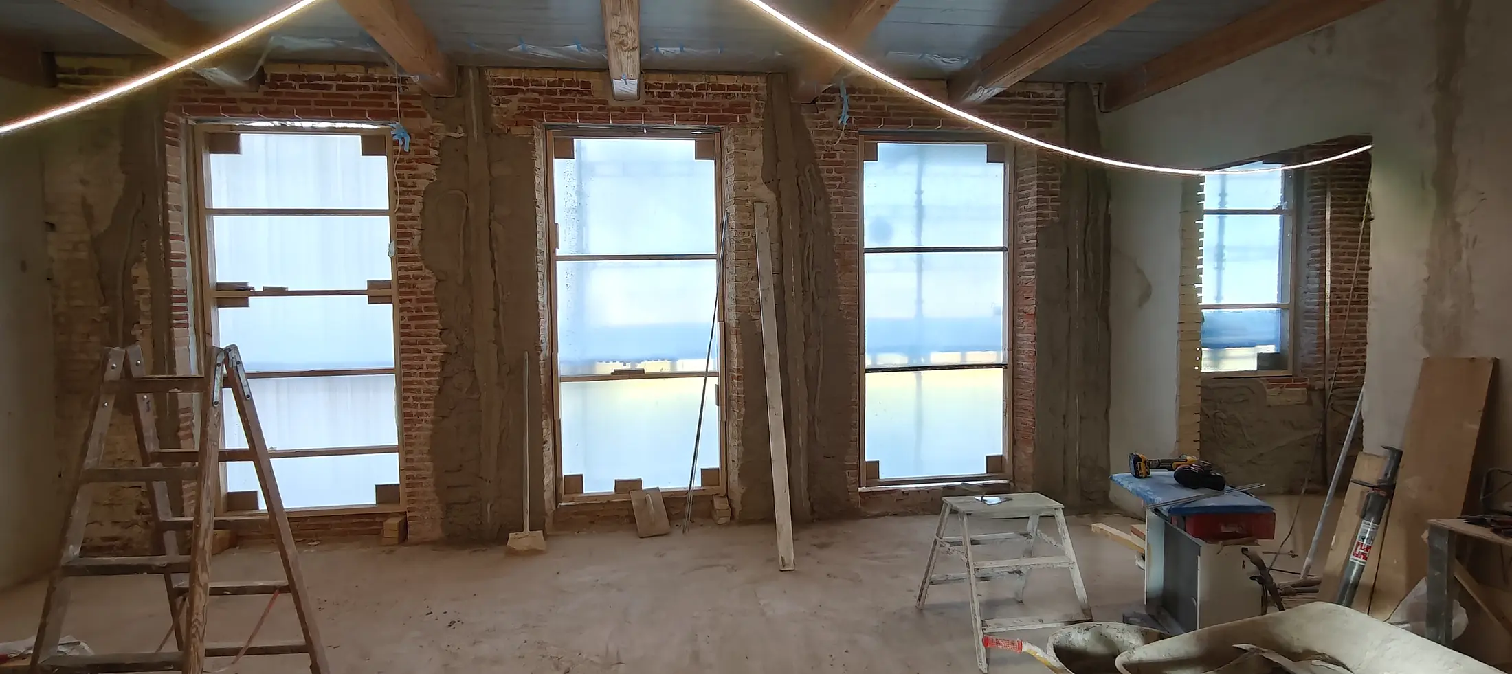 Stor stue under gennemgribende indvendig renovering