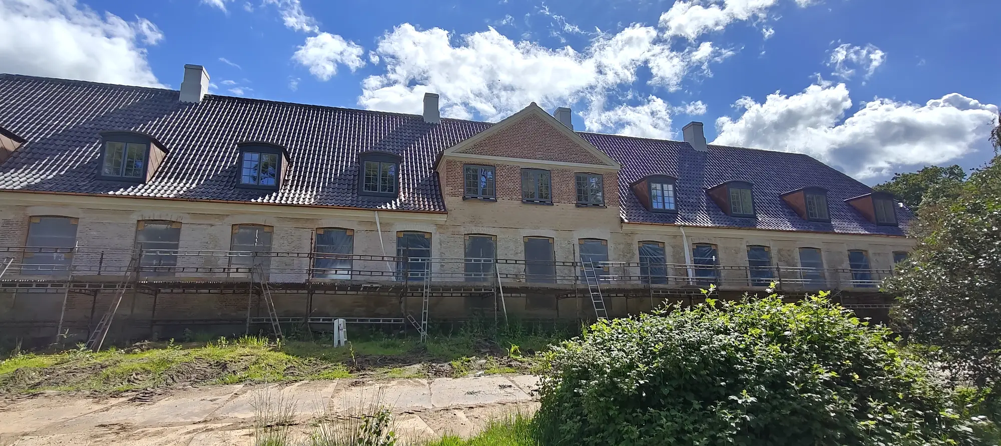 Historisk ejendom under nænsom facaderenovering